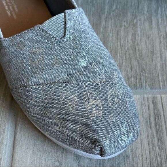 Toms Alpergata Gray & Silver Feather Size 8 Loafer Flat Women’s Shoes - Picture 4 of 8